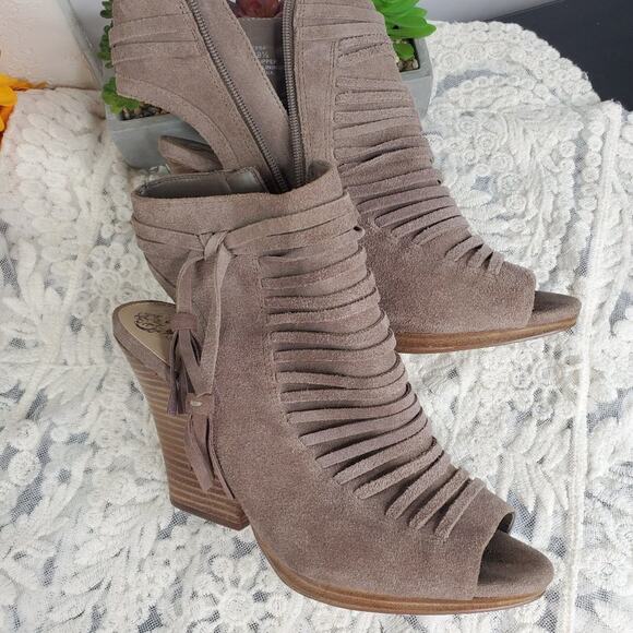 Vince Camuto Janessa Peep Toe Booties size 9.5 - Picture 8 of 9
